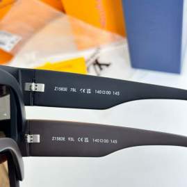 Picture of Louis Vuitton Sunglasses _SKUfw79398953fw
